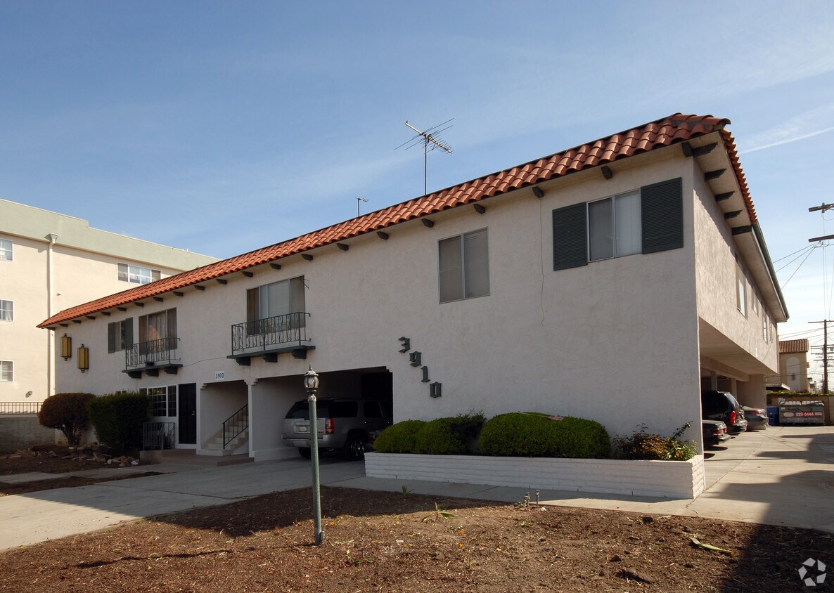 Primary Photo - 3910 Beethoven St