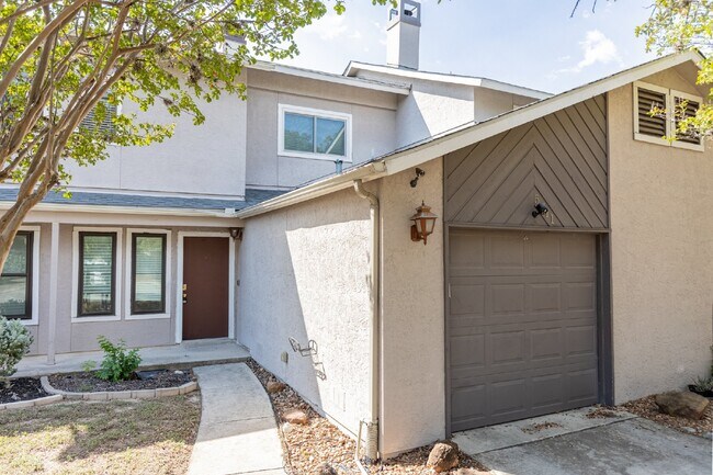 Foto del edificio - 5711 Dry Creek Pass
