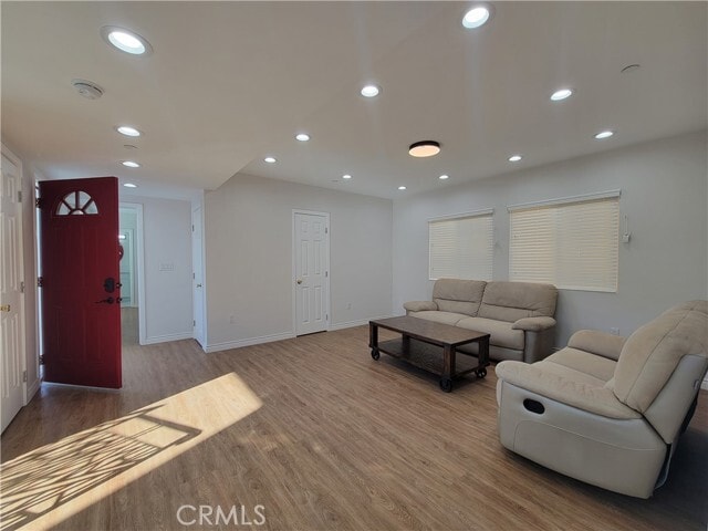 Foto del edificio - 1372 Carmona Ave