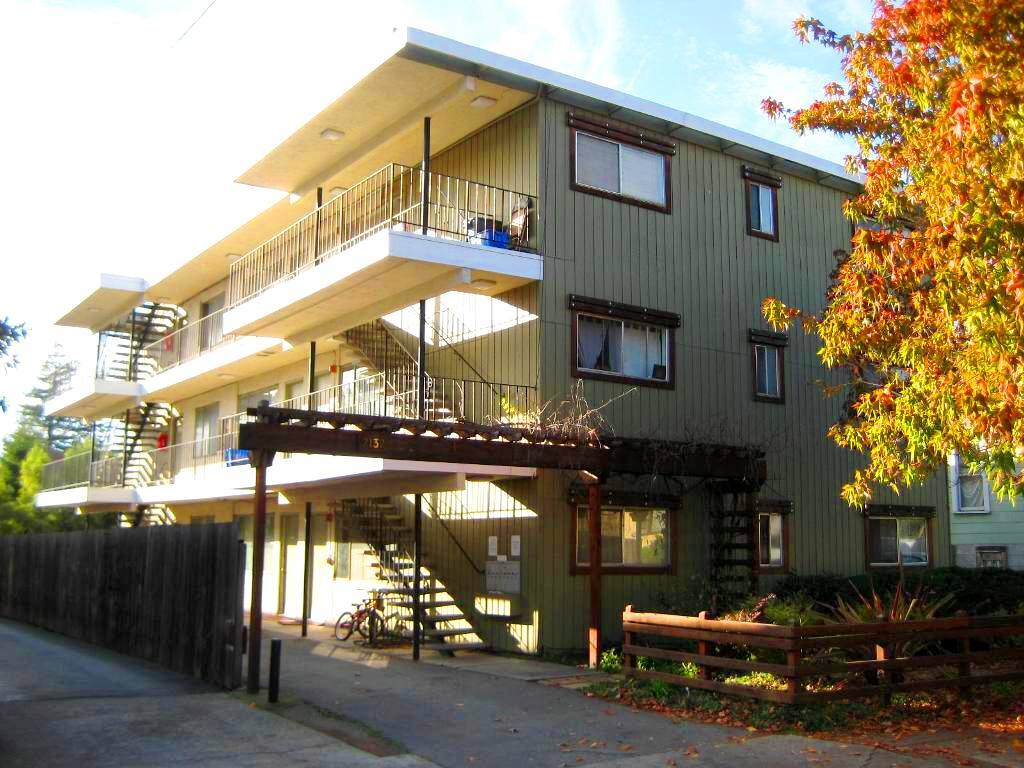 Primary Photo - 2132 Roosevelt Ave