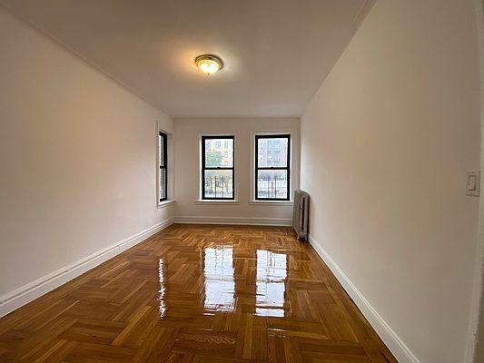 Foto del edificio - 1 bedroom in BRONX NY 10467