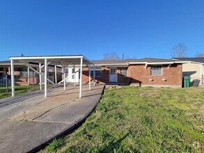 Building Photo - 4119 Holloway Dr
