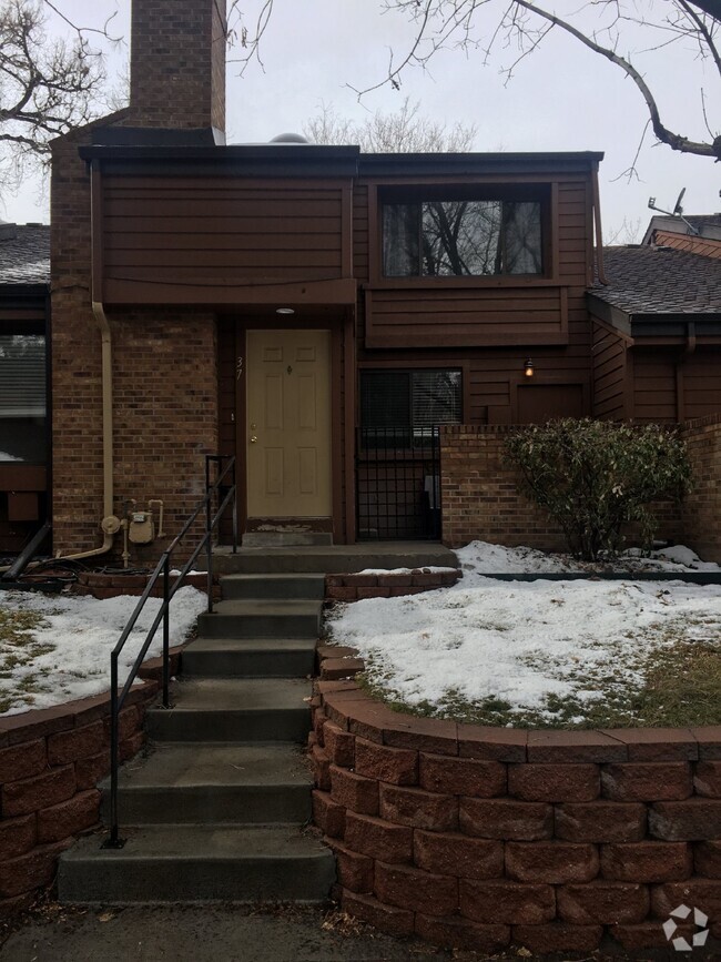 Building Photo - 2685 S Dayton Way