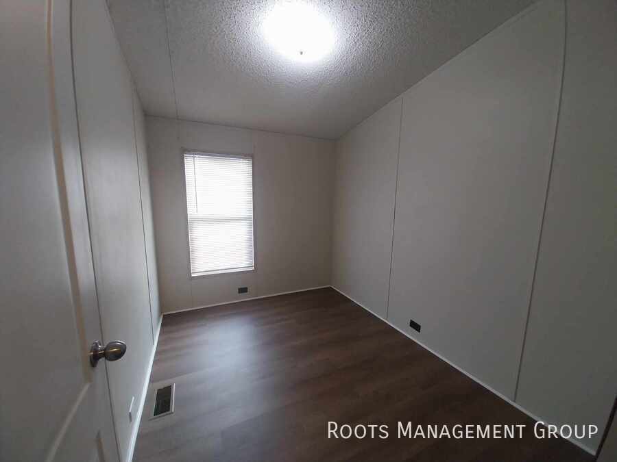 Foto principal - 3 Bed 2 Bath Home Available for Lease at L...