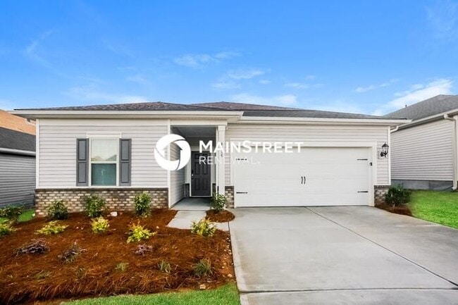 Building Photo - 3 Bedroom Pet-Friendly Home in Charlotte, NC with Main Street Renewal