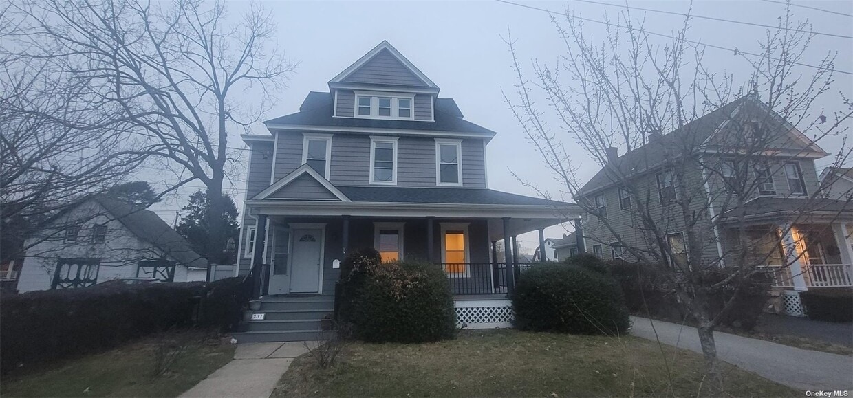 231 Conklin St, Farmingdale, NY 11735 House Rental in Farmingdale, NY