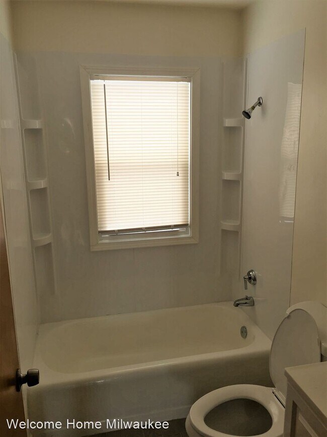 Foto del edificio - 3 br, 1 bath House - 4374 N 62nd St