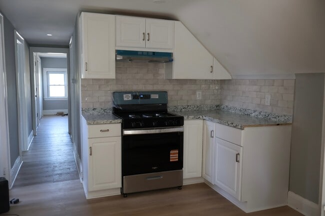 Building Photo - 49 Gurdon St