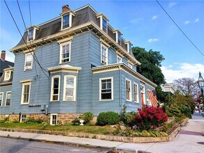 Building Photo - 106 Touro St