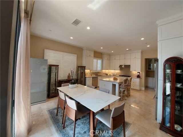 Building Photo - 134 Donati