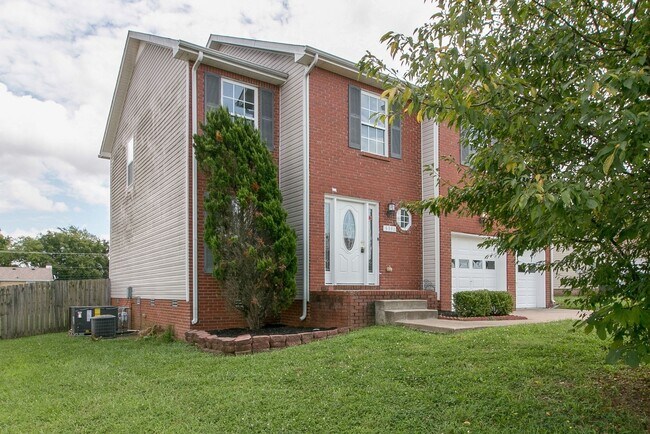 Building Photo - 4 Bedroom Pet Friendly Home For Rent!