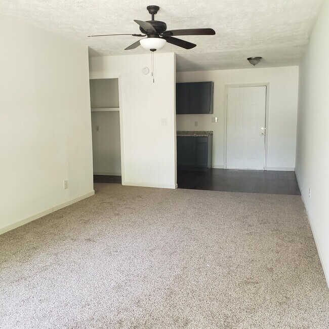 Foto del edificio - 5798 Aftonshire Dr