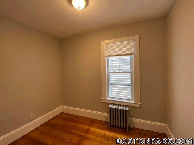 Building Photo - 677 Bennington St