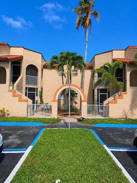 Building Photo - 301 SW 86th Ave