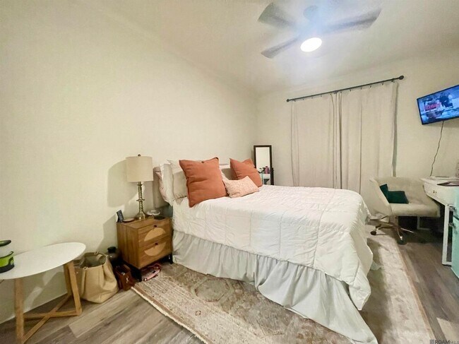 Foto del edificio - 710 E Boyd Dr