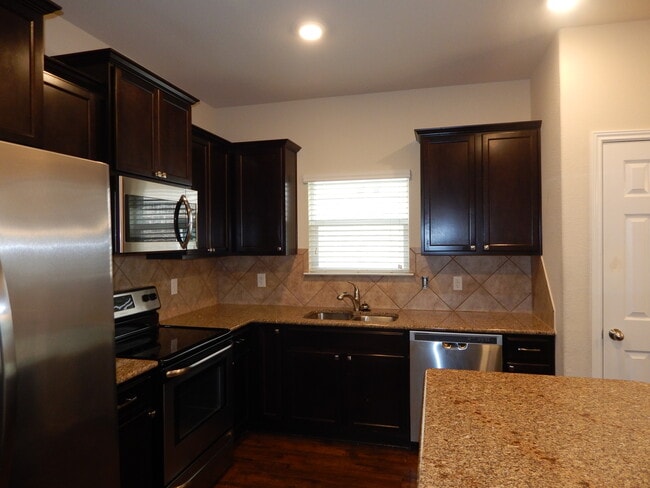 Foto del edificio - 9604 Glynhill Ct