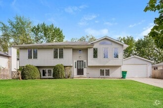Building Photo - 2904 Facel Vega Dr