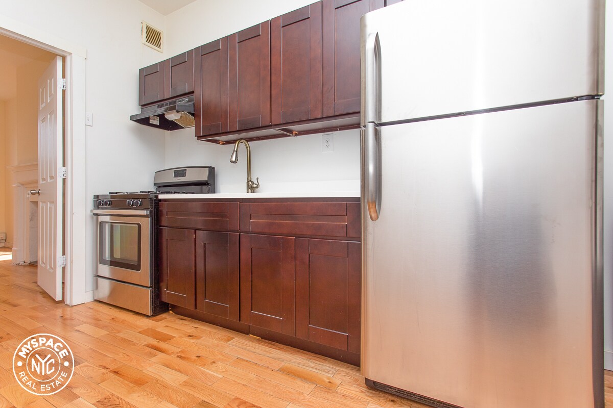 Foto principal - 178 Meserole St