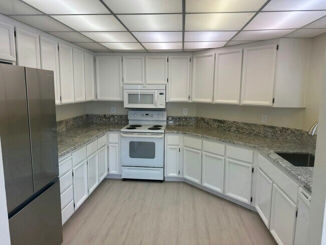 Foto del edificio - 1891 Lakebird Dr