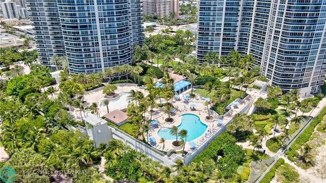 Foto del edificio - 3200 N Ocean Blvd
