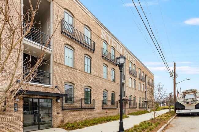 Building Photo - 124 Beardon Cir SE