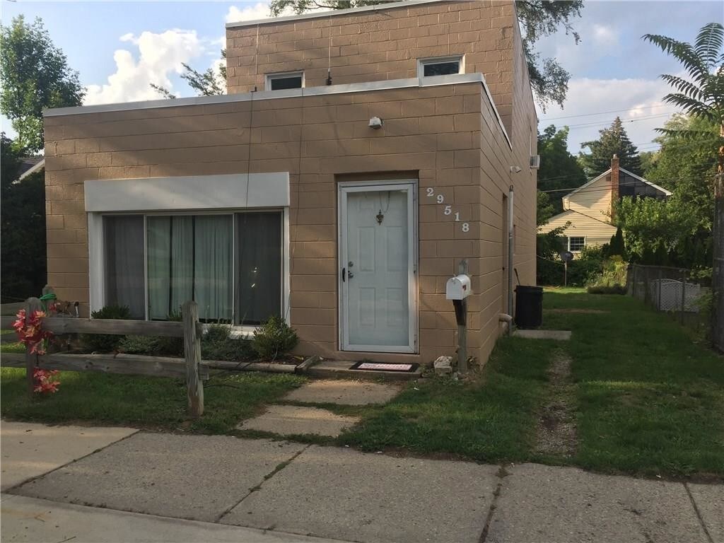 29518 Joy Rd, Livonia, MI 48150 House Rental in Livonia, MI