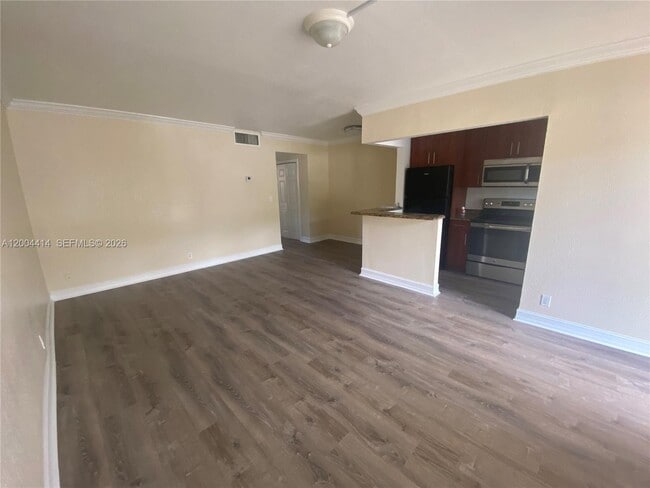 Foto del edificio - 1400 NE 56th St