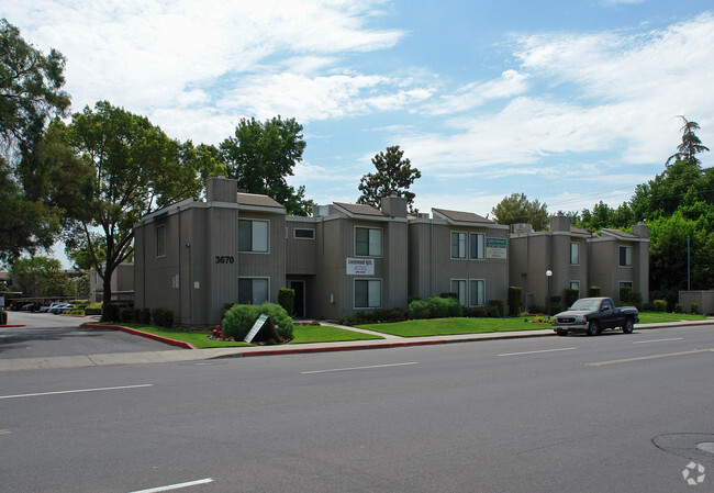 Building Photo - Greenwood Apartments