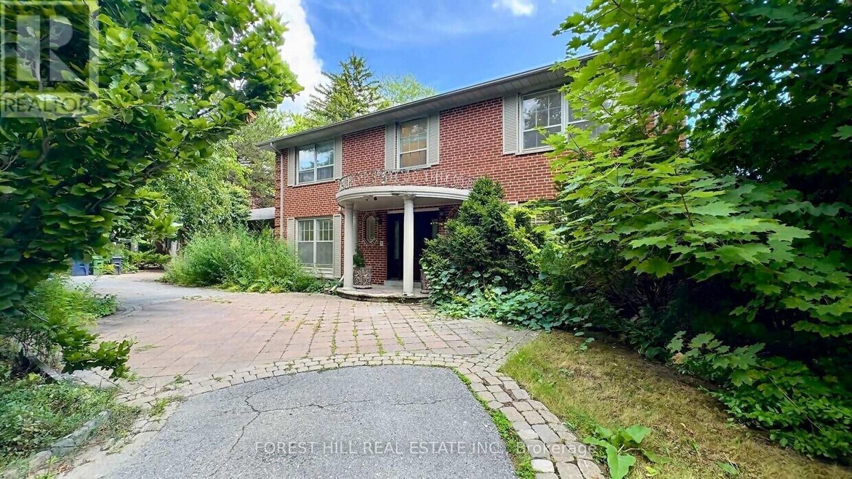 Primary Photo - 19 Chieftain Crescent
