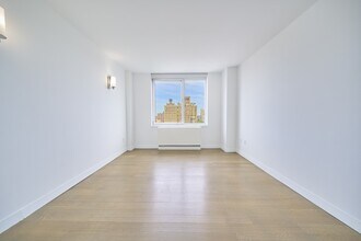 Building Photo - Prime East Village Large 1bdrm Doorman Building