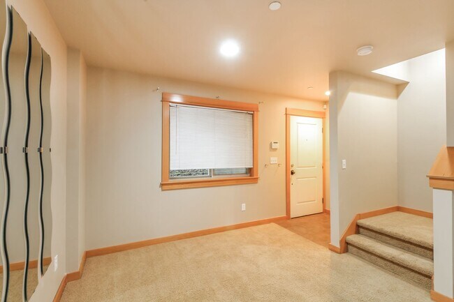 Foto del edificio - 3Bd Townhouse