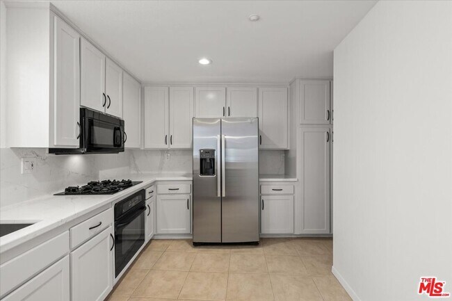 Building Photo - 1212 Ocean Park Blvd
