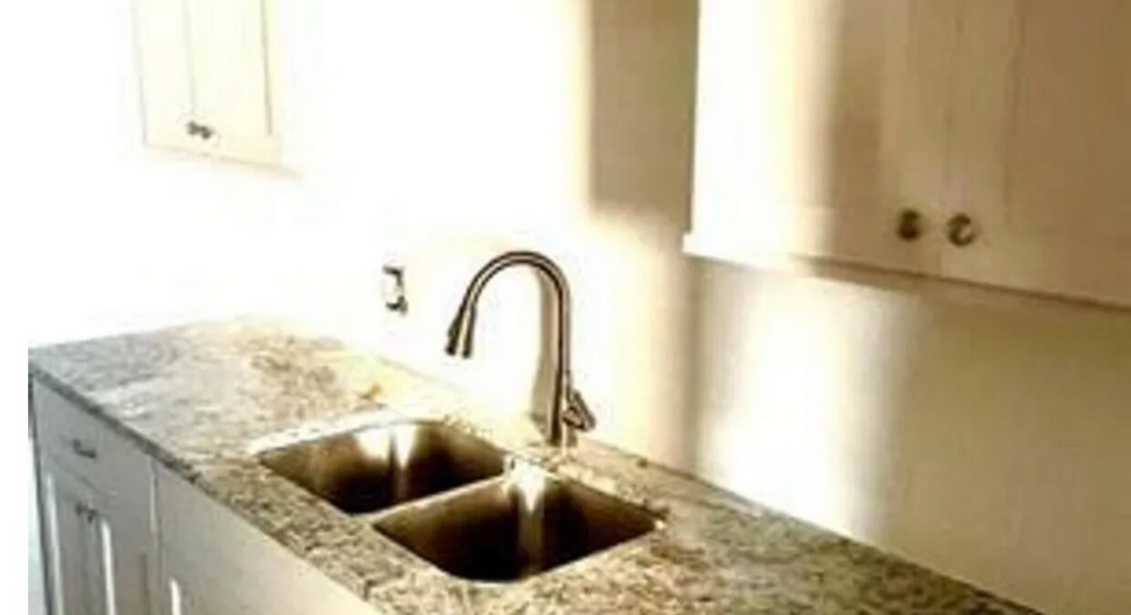Primary Photo - 2 bedrooms 1 bath - $850 per month
