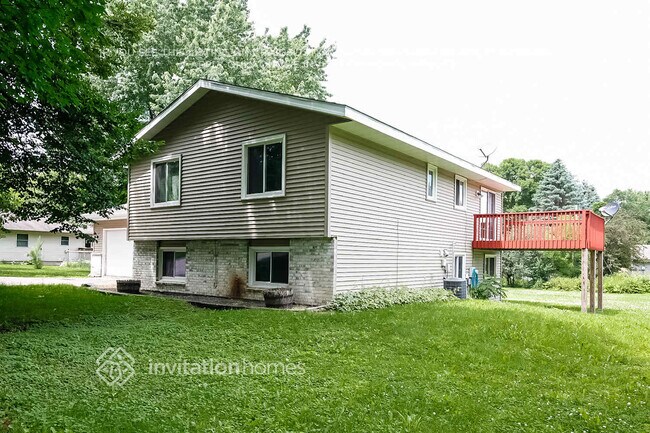 Foto del edificio - 4804 W Hidden Valley Dr