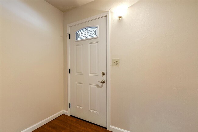 Building Photo - 520 N Whisman Rd