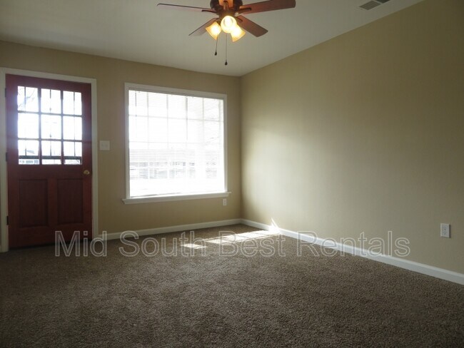 Foto del edificio - 210 E Fairway Ave