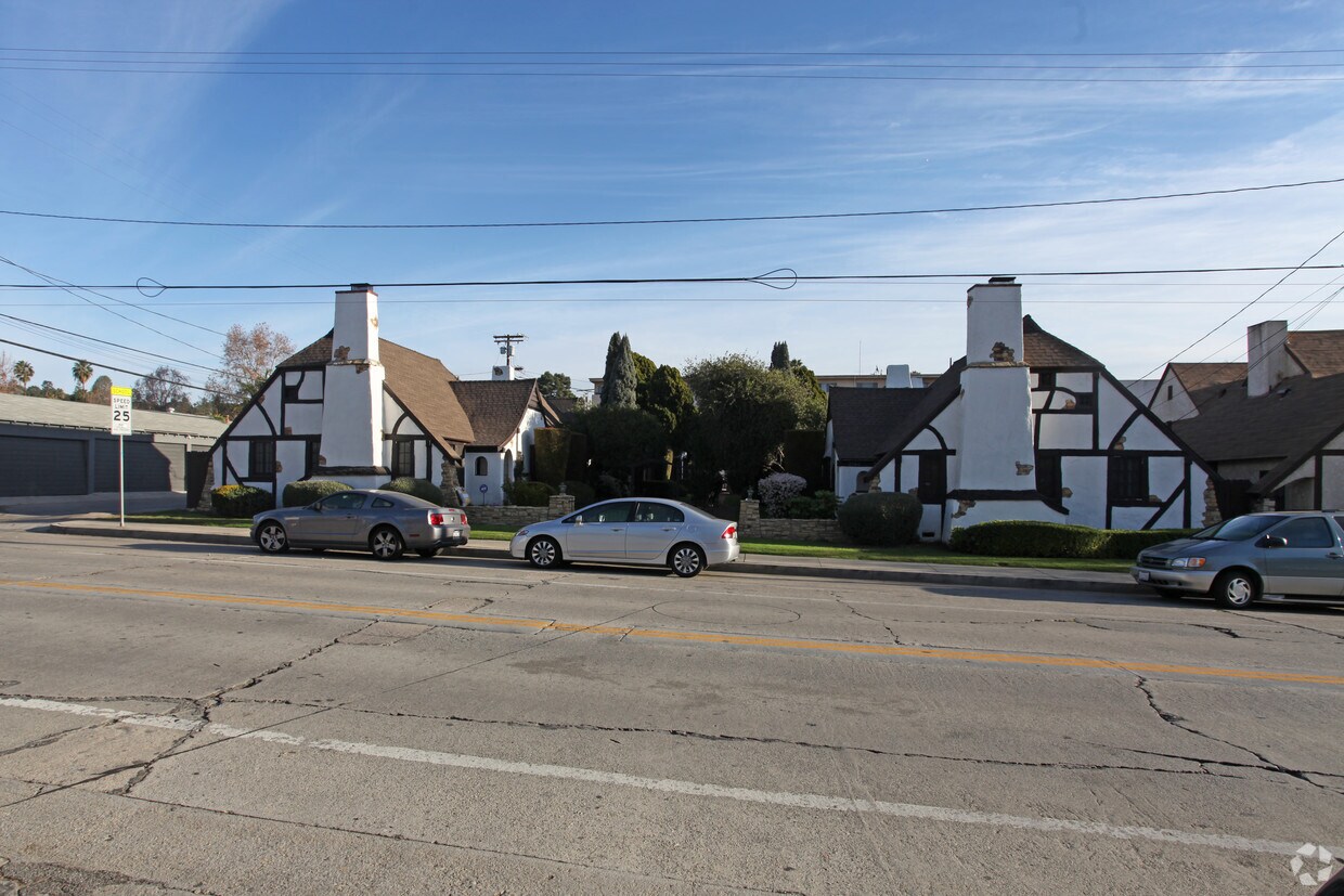 Building Photo - 2906-2912 Griffith Park Blvd