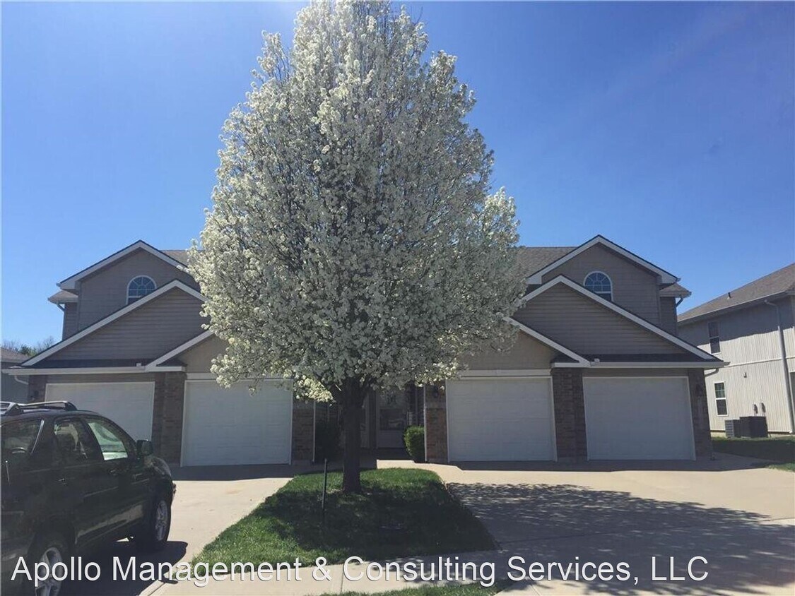 Primary Photo - 2 br, 2.5 bath House - 13617 Oak Valley Dr.