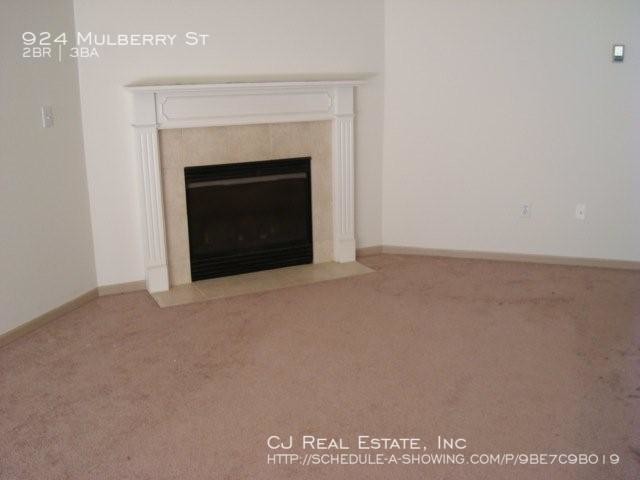 Building Photo - 924 Mulberry St