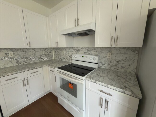 Building Photo - 7978 SW 166th Pl