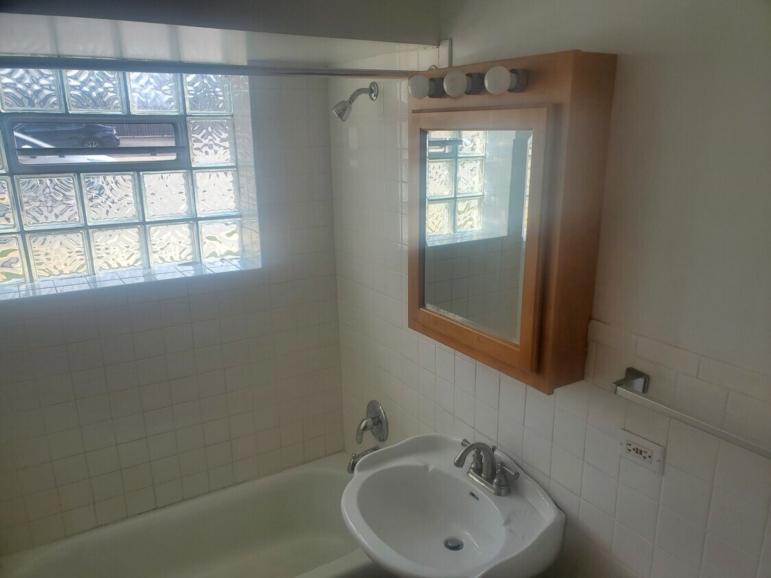 Bathroom - 4309 Saint Charles Rd