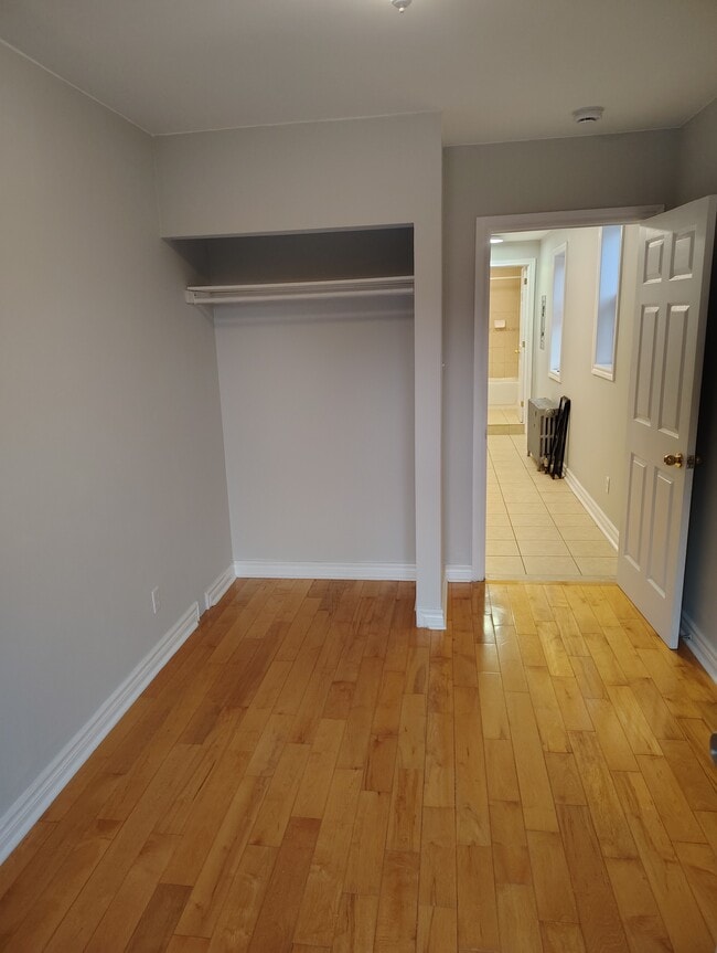Building Photo - Large 2 Bedroom 2 Bathroom Apartment