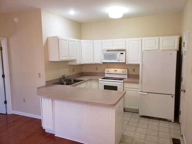 Kitchen - 8186 June Way