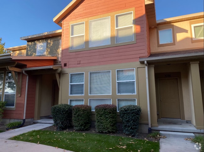 Building Photo - 3781 W Mandrake View Ct