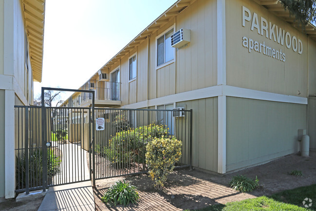 Building Photo - Parkwood Apartments