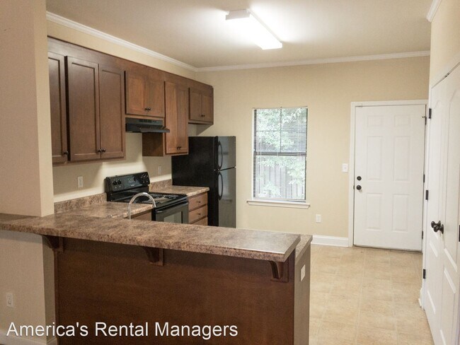 Building Photo - 2 br, 2.5 bath House - 1919 6th Avenue