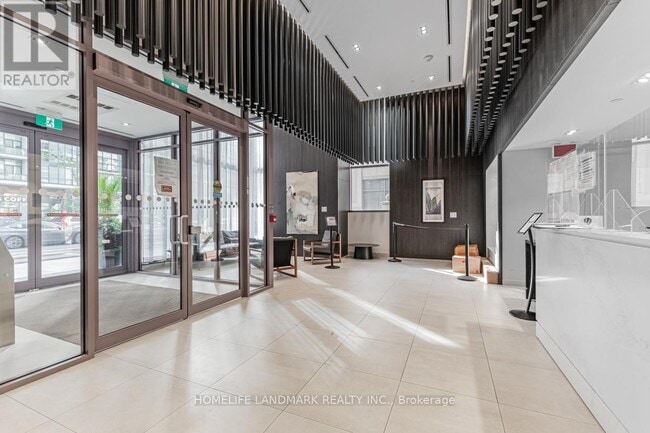 Photo du bâtiment - 4065 Confederation Pkwy