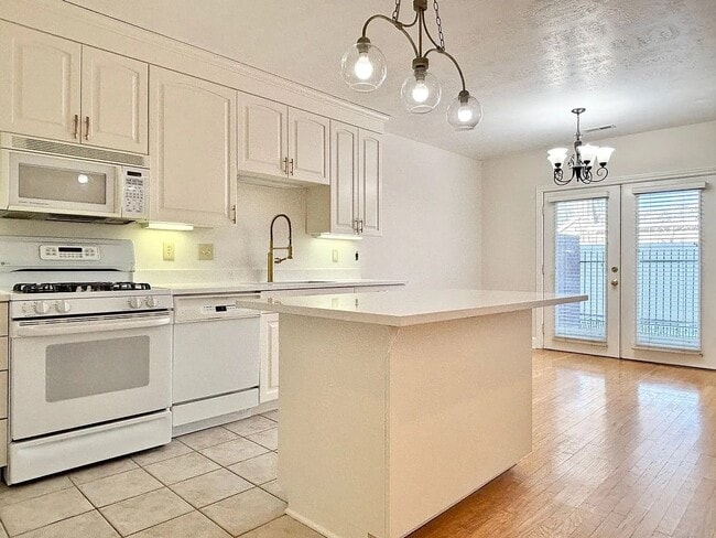 Building Photo - 943 Sage Park Ln S