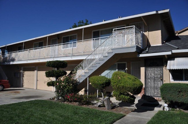 Foto del edificio - 803 Maryann Drive