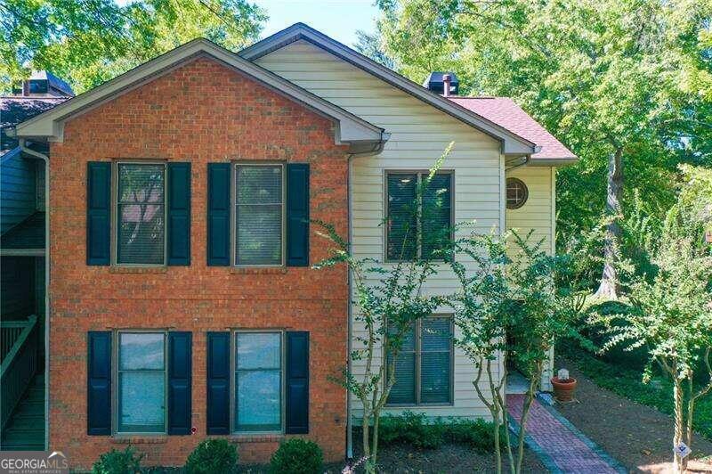 Foto principal - 202 Garden Ct
